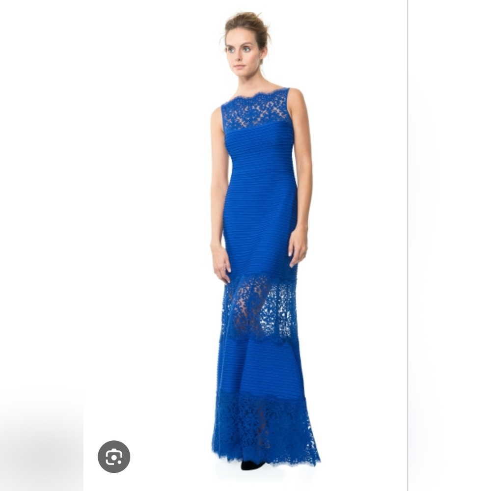 Tadashi Shoji Pintuck Gown size S